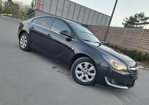 Opel Insignia cena 28900 przebieg: 290000, rok produkcji 2013 z Otwock małe 211